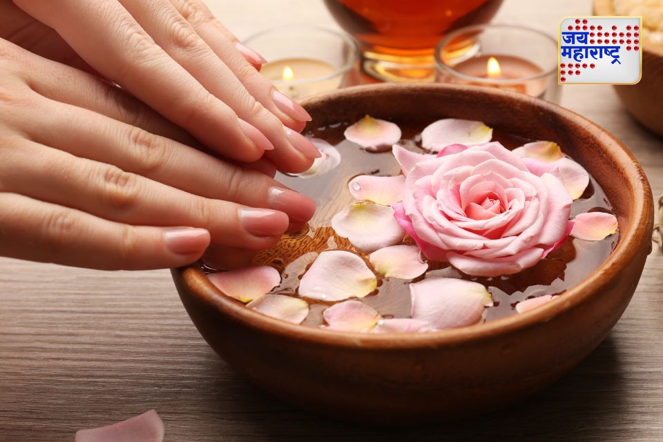 Rose Water : चमकदार आणि सुंदर त्वचेसाठी गुलाब पाणी फायदेशीर जाणून घ्या..
