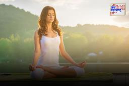 International Yoga Day 2025: योगा दिनानिमित्त तुमच्या प्रियजनांना पाठवा 