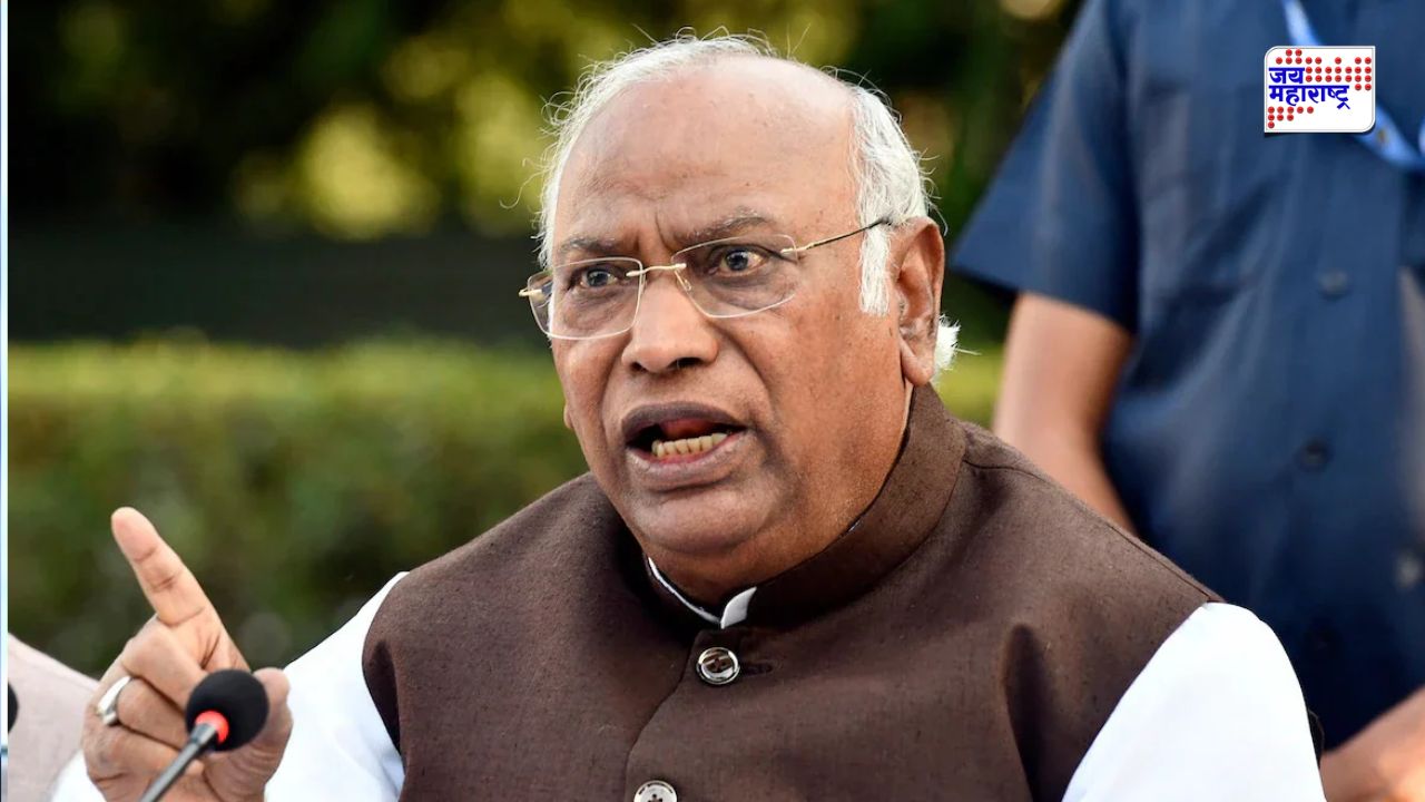 'आणीबाणीतही रेल्वे सेवा थांबली नव्हती...'; मल्लिकार्जुन खर्गे यांचा केंद्र सरकारवर हल्लाबोल