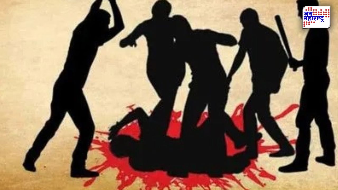 माजी प्राध्यापकाची विटांनी ठेचून हत्या; शेतातील निवासस्थानासमोर रक्ताच्या थारोळ्यात आढळला मृतदेह