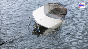 boat capsizes
